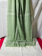 Bengali Beauty in Parrot Green Saree – Traditional Elegance with a Modern Touch