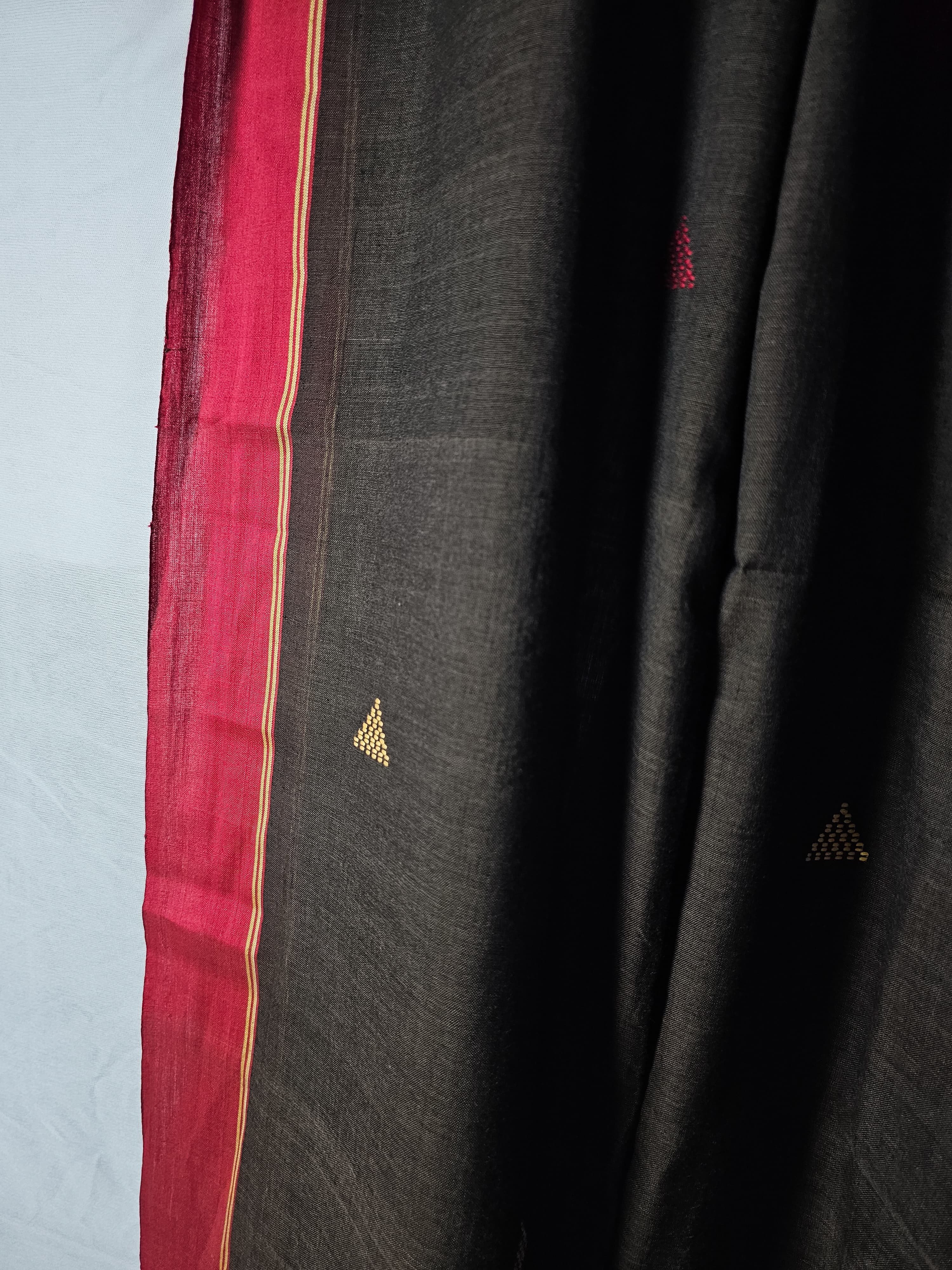 Handwoven Brown Tangail Pure Cotton Saree – Elegant & Lightweight