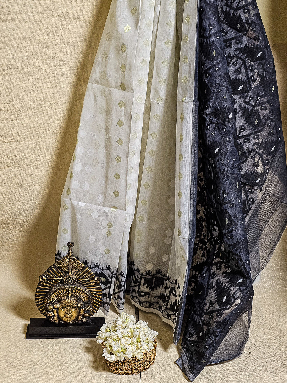 গৌরী Handwoven Pure Handloom Cotton Sari – Intricate Adi Dhakai Motifs from Narayanganj