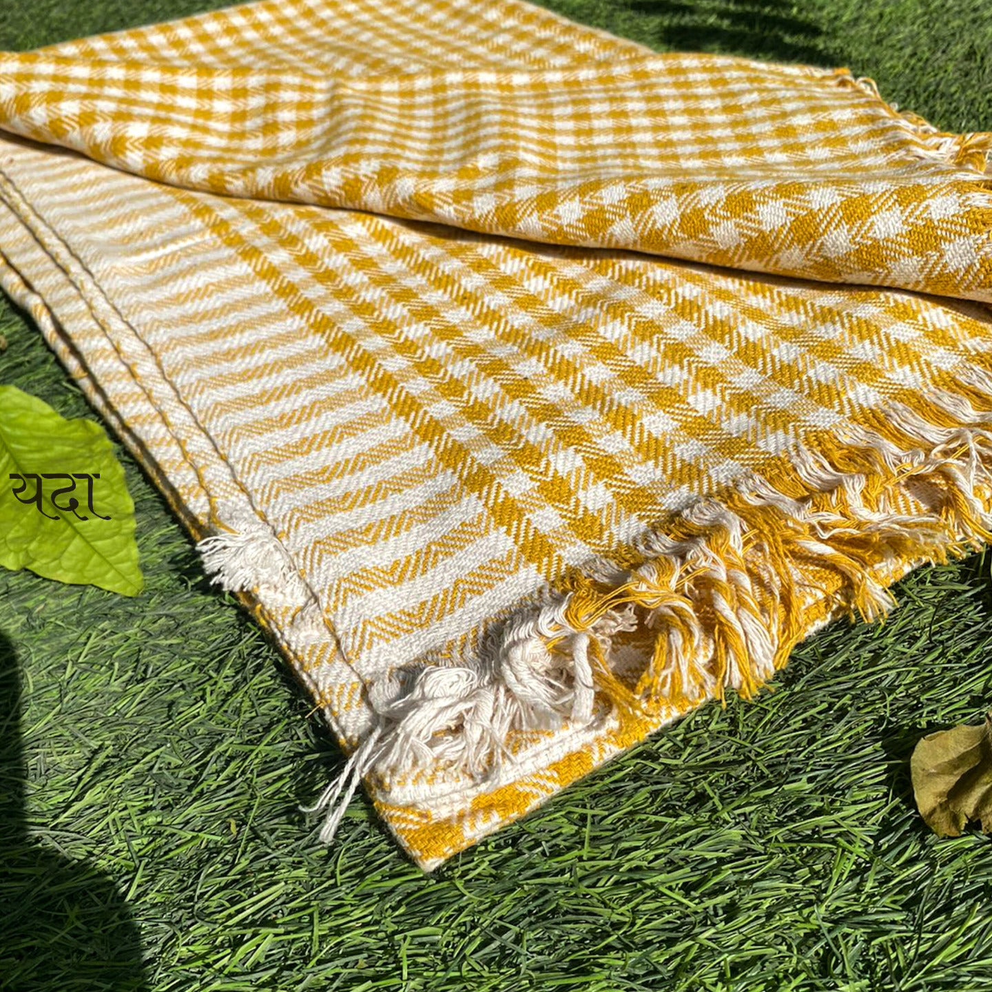 yellow Stall furishings